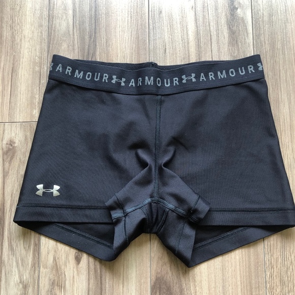 UNDER ARMOUR SHORTS - Picture 1 of 2